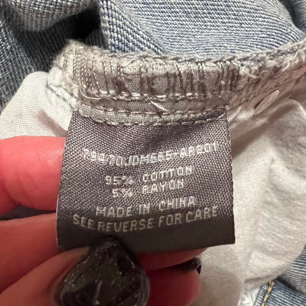 Cali 1850 Women Light Wash Distressed Heart Pocket Jeans Size 5 27 - Picture 4 of 7